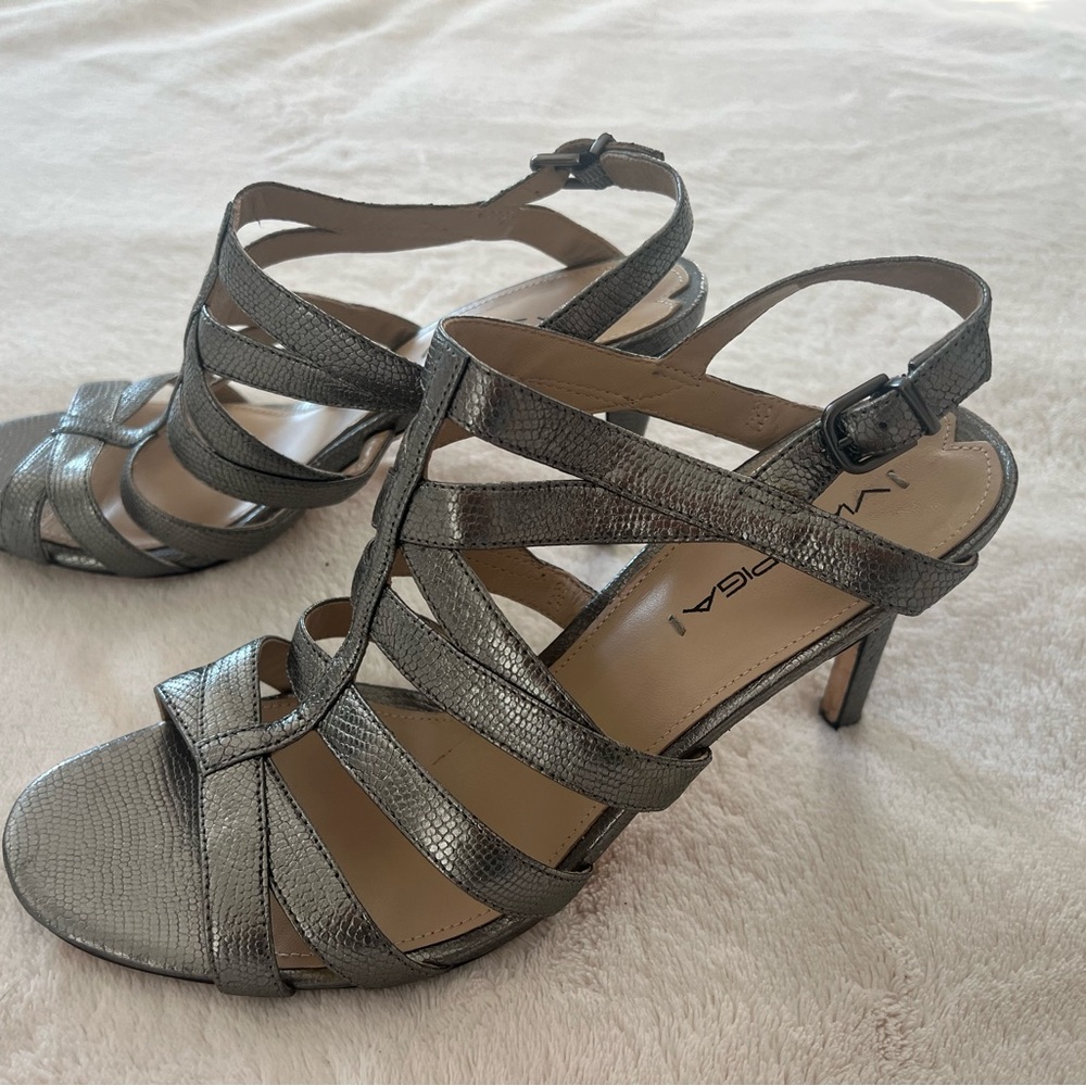 Via Spiga gorgeous honor leather ankle straps heels sandals shoes 9.5 M